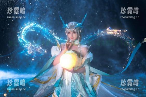 露儿大魔王 露儿大魔王的连衣裙:图包里的抓马时刻,谁来解释一下这裙摆的舞动?
