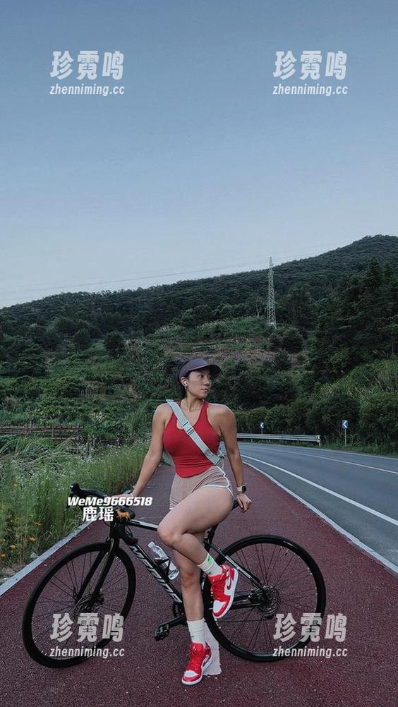鹿瑶 微密圈 - 鹿瑶的写真:你介意多一个情人吗?至少我不介意啊!