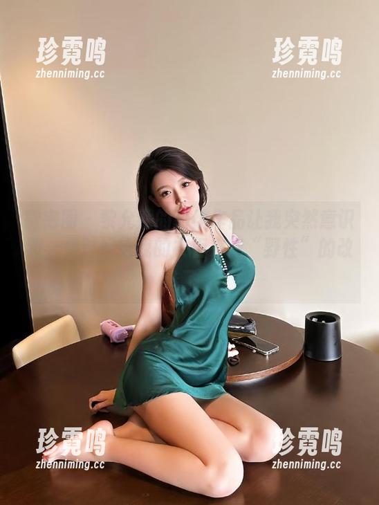 微密圈 - 黎允熙的豹纹作品让我突然意识到，是时候给我的衣柜来点“野性”的改造了。